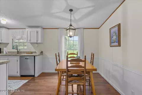 703 Walker Dr, Interlachen, FL 32148 photo 7