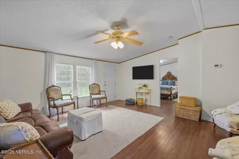 703 Walker Dr, Interlachen, FL 32148 photo 6