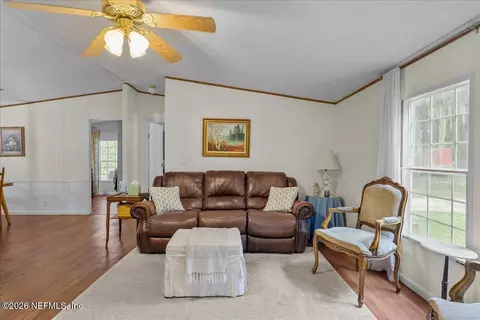 703 Walker Dr, Interlachen, FL 32148 photo 5