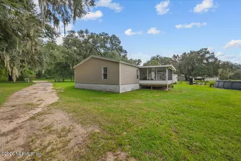 703 Walker Dr, Interlachen, FL 32148 photo 3