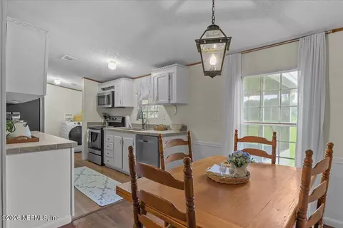 703 Walker Dr, Interlachen, FL 32148 photo 8
