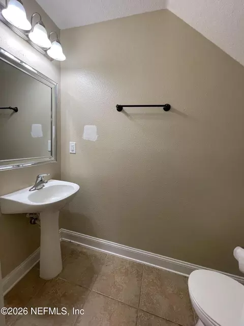 Bath - 459 Walnut Dr, Saint Johns, FL 32259 photo 1 of 4