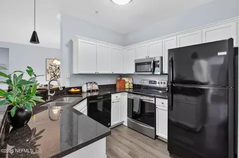 10961 Burnt Mill Rd #423, Jacksonville, FL 32256