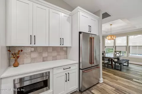 Kitchen - 123 Sunset Cir S, Saint Augustine Beach, FL 32080 photo 10 of 11