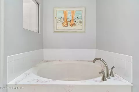 Bath - 123 Sunset Cir S, Saint Augustine Beach, FL 32080 photo 6 of 10