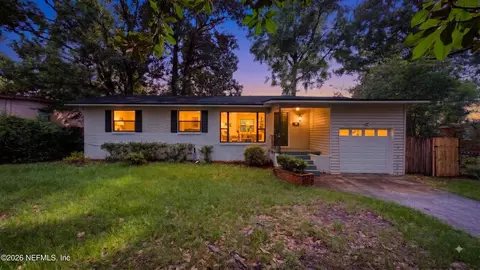 2962 Ribault Cir, Jacksonville, FL 32208