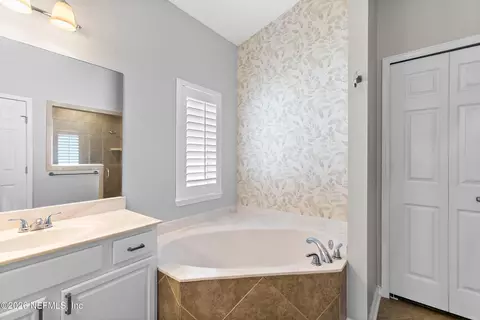 Bath - 4309 Comanche Trail Blvd, Saint Johns, FL 32259 photo 2 of 3