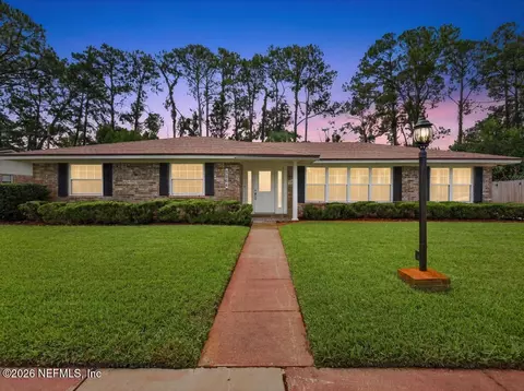 3386 Pickwick Dr S, Jacksonville, FL 32257