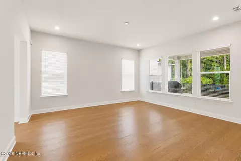 Living - 80 Walnut Glen Ct, Saint Johns, FL 32259 photo 4 of 5