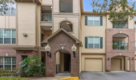 7800 Point Meadows Dr #413, Jacksonville, FL 32256