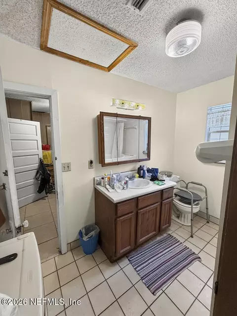 Bath - 137 Blanco St, Saint Augustine, FL 32084 photo 4 of 4