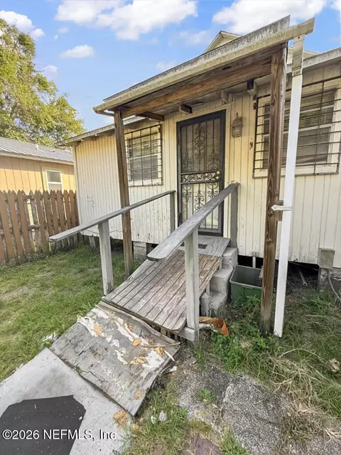 Exterior - 137 Blanco St, Saint Augustine, FL 32084 photo 14 of 20