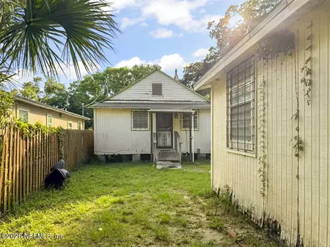Exterior - 137 Blanco St, Saint Augustine, FL 32084 photo 8 of 20