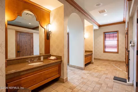 Bath - 585 Market St, Saint Augustine, FL 32095 photo 2 of 2