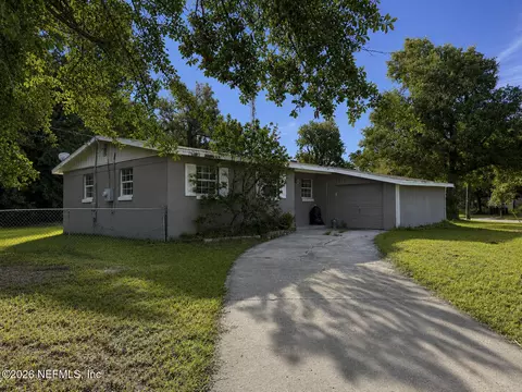 2319 Eudine Dr W, Jacksonville, FL 32210