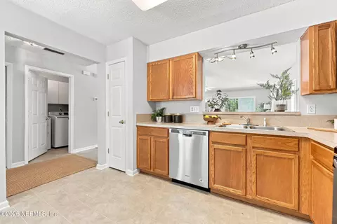 Kitchen - 696 Hampton Downs Ct, Saint Johns, FL 32259 photo 3 of 4