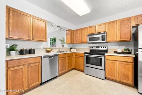 Kitchen - 696 Hampton Downs Ct, Saint Johns, FL 32259 photo 2 of 4