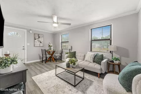 Living - 10516 Ithaca Dr, Jacksonville, FL 32218 photo 2 of 2