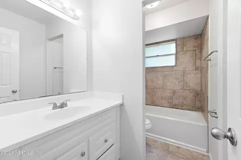 Bath - 1631 Windhaven Dr E, Jacksonville, FL 32225 photo 3 of 5