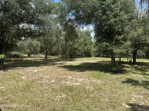 101 W Strickland Rd, Interlachen, FL 32148 photo 8