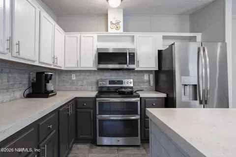 101 W Strickland Rd, Interlachen, FL 32148 photo 9