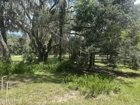 101 W Strickland Rd, Interlachen, FL 32148 photo 6