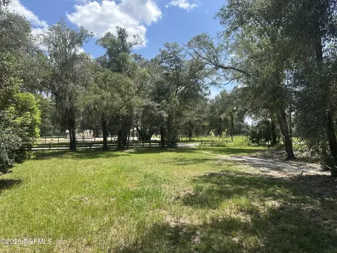 101 W Strickland Rd, Interlachen, FL 32148 photo 9