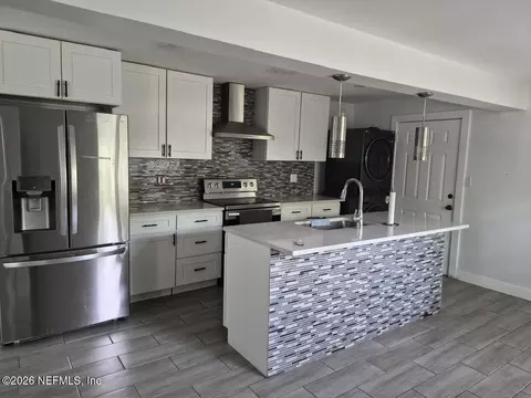 2670 Broward Rd, Jacksonville, FL 32218
