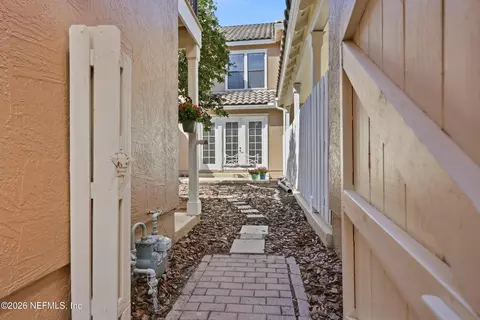 Exterior - 654 S Loop Pkwy, Saint Augustine, FL 32095 photo 5 of 8