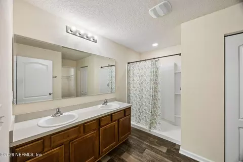 Bath - 117 Lakeside Ct, Bunnell, FL 32110 photo 1 of 2
