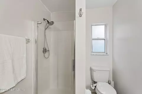 Bath - 305 Eleuthera Ct, Saint Augustine, FL 32095 photo 3 of 4