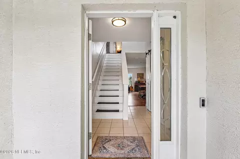Entry Way - 305 Eleuthera Ct, Saint Augustine, FL 32095 photo 2 of 4