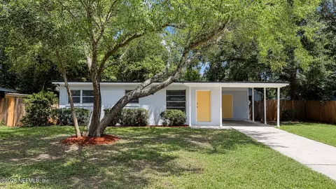 2219 Monteau Dr, Jacksonville, FL 32210