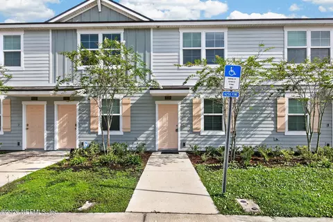 8339 Asteroid St, Jacksonville, FL 32256