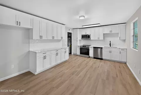 1715 Brooker Pl, Jacksonville, FL 32207