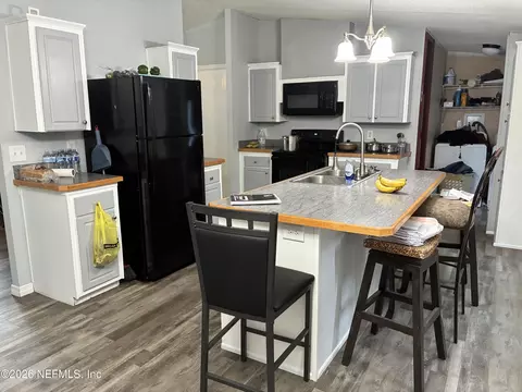 Kitchen - 104 Reaves Ave, Interlachen, FL 32148 photo 1 of 2