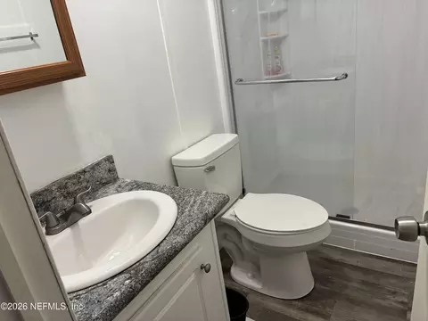Bath - 104 Reaves Ave, Interlachen, FL 32148 photo 3 of 4