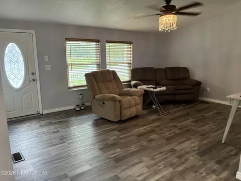 Living - 104 Reaves Ave, Interlachen, FL 32148 photo 1 of 1