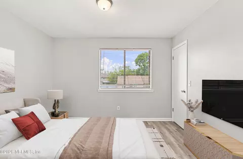 Bedroom - 11277 Windtree Dr E, Jacksonville, FL 32257 photo 2 of 2