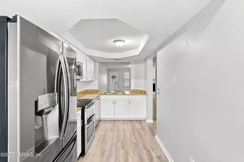 Kitchen - 11277 Windtree Dr E, Jacksonville, FL 32257 photo 3 of 3