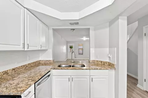 Kitchen - 11277 Windtree Dr E, Jacksonville, FL 32257 photo 2 of 3