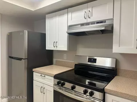 Kitchen - 2947 Bayshore Dr E, Jacksonville, FL 32233 photo 2 of 4