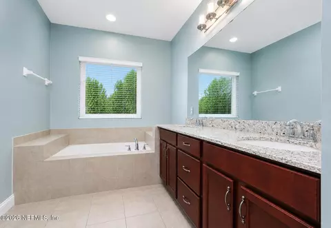Bath - 862 Battersea Dr, Saint Augustine, FL 32095 photo 1 of 2