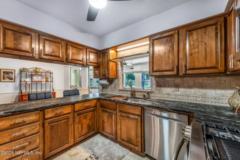 Kitchen - 1734 Alps Ct, Fleming Island, FL 32003 photo 3 of 5