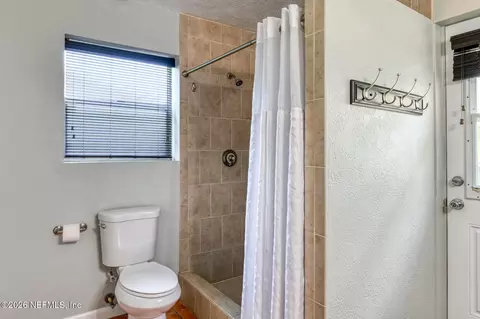 Bath - 15 Sea Park Dr, Saint Augustine, FL 32080 photo 2 of 3