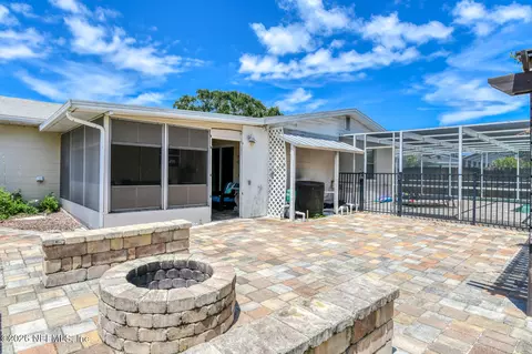 Exterior - 15 Sea Park Dr, Saint Augustine, FL 32080 photo 6 of 8