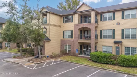 7800 Point Meadows Dr #737, Jacksonville, FL 32256
