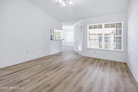 7800 Point Meadows Dr #737, Jacksonville, FL 32256