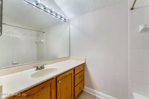 Bath - 725 Corrigan Dr, Saint Augustine, FL 32092 photo 5 of 6