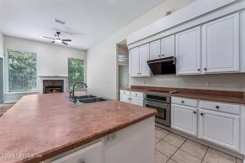 Kitchen - 725 Corrigan Dr, Saint Augustine, FL 32092 photo 5 of 5